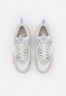 Nike Sportswear W AIR MAX 90 FUTURA Sneaker low summit white/light bone/phantom/sail/palest purple W AIR MAX 90 FUTURA кроссовки женские низкие вершина белая/светлая кость/фантом/парус/бледно-фиолетовый