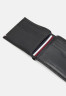 Tommy Hilfiger CENTRAL MINI WALLET UNISEX Wallet black ЦЕНТРАЛЬНЫЙ МИНИ-КОШЕЛЕК УНИСЕКС Бумажник черный