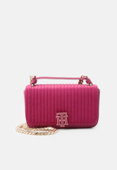 Tommy Hilfiger OUTLINE CROSSOVER Across body bag italian wine OUTLINE CROSSOVER Сумка через плечо итальянское вино