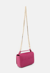 Tommy Hilfiger OUTLINE CROSSOVER Across body bag italian wine OUTLINE CROSSOVER Сумка через плечо итальянское вино