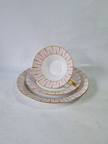 Чайное трио винтажное Kongl.prv. Tettau с розовым декором и золотой окантовкой, фарфор, Германия, 1960-70гг.