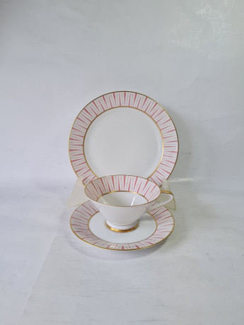 Чайное трио винтажное Kongl.prv. Tettau с розовым декором и золотой окантовкой, фарфор, Германия, 1960-70гг.