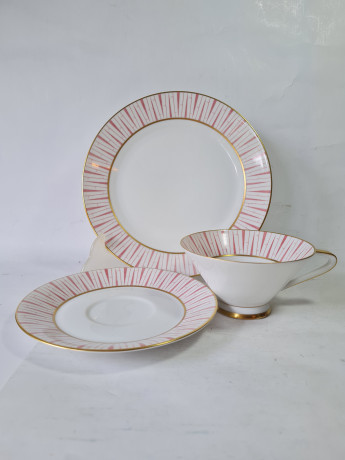 Чайное трио винтажное Kongl.prv. Tettau с розовым декором и золотой окантовкой, фарфор, Германия, 1960-70гг.