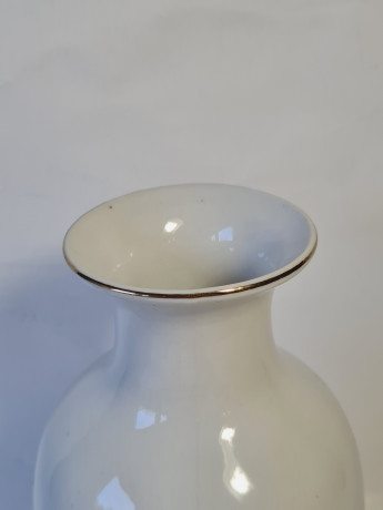 Ваза винтажная Gerq с наивным цветочным декором, фарфор, 21 см, Германия, 1960-70гг.