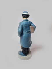 Статуэтка винтажная большая "Чарли Чаплин в сине-черно-белом костюме с чемоданом и тростью", 23,5см x 8см, Германия, 1960-70гг.