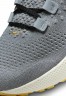 Nike Performance REACT ESCAPE Sneaker low cool grey wolf grey black metallic gold coin REACT ESCAPE Низкие кроссовки женские холодный серый волк серый черный металлик золотая монета