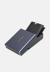 Tommy Hilfiger LEA TRIFOLD UNISEX Wallet black LEA TRIFOLD UNISEX Бумажник черный