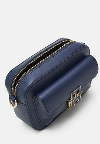 Tommy Hilfiger PUSHLOCK CAMERA BAG Across body bag space blue СУМКА ДЛЯ КАМЕРЫ PUSHLOCK Сумка через плечо космический синий