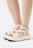 Tommy Hilfiger NEW FLATFORM STRAP Platform sandals ecru NEW FLATFORM STRAP Босоножки на платформе экрю