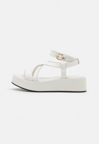 Tommy Hilfiger NEW FLATFORM STRAP Platform sandals ecru NEW FLATFORM STRAP Босоножки на платформе экрю
