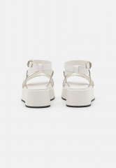Tommy Hilfiger NEW FLATFORM STRAP Platform sandals ecru NEW FLATFORM STRAP Босоножки на платформе экрю