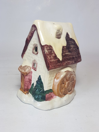 Подсвечник винтажный керамический в виде дома, 9,5 x 7,5 x 13 см, Германия, 1960-70гг.