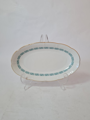 Блюдо овальное винтажное Thun, белый фарфор с зеленым узором и позолотой Natalie, 22 x 13 x 3 см, Чехословакия, 1960-70гг.