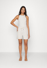 Tommy Hilfiger 1985 MINI CORP LOGO Tracksuit bottoms Weathered White 1985 MINI CORP LOGO Спортивные штаны Выветрившийся белый