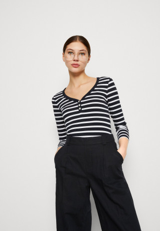 Tommy Hilfiger SLIM Long sleeved top brenton/white/desert sky SLIM Топ с длинными рукавами Брентон/белый/небо пустыни