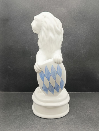 Статуэтка винтажная большая Nasy "Лев с гербом", фарфор, 23 х 15 см, Германия, 1960-70гг.