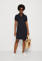 Tommy Hilfiger RELAXED POLO KNEE DRESS Day dress desert sky ПЛАТЬЕ ДО КОЛЕН ПОЛО RELAXS Повседневное платье небо пустыни