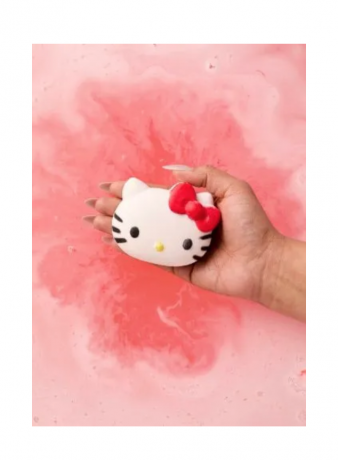 LUSH Hello Kitty & Friends SET, Бомбочки для ванны подарочный набор с фруктовыми ароматами, 4 шт, 535 г