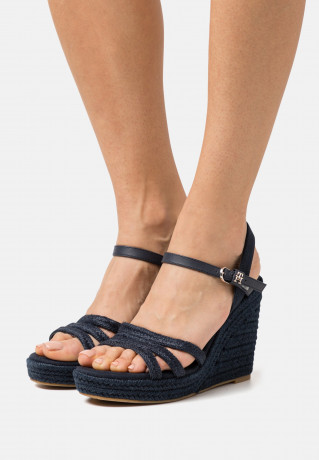 Tommy Hilfiger ESSENTIAL BASIC WEDGE High heeled sandals space blue ESSENTIAL BASIC WEDGE Босоножки на высоком каблуке космический синий