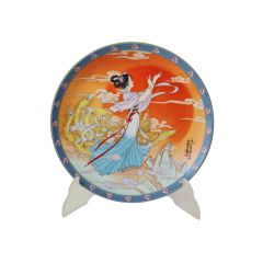 Художественная декоративная тарелка винтажная Imperial Jingdezhen Poreclain, Императорский фарфор, разноцветный декор &quot;Девушка в национальном костюме&quot;, в заводской коробке, 22 см, Китай, 1990г.