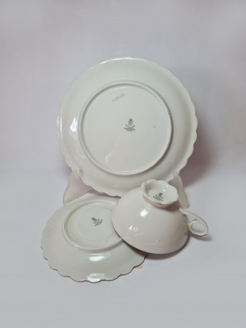 Winterling Marktleuthen Bavaria Чайное трио с рельефным позолоченным краем и цветочным рисунком, Германия, 1960-70гг.