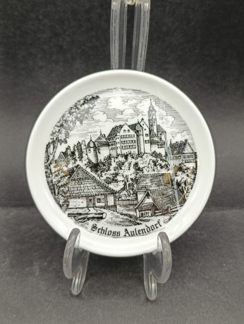 Тарелки декоративные винтажные TK Burgwindheim "Маяк на Вангероге" и "Замок в Аулендорфе", сувенирные, 2 шт., 11 см, Германия, 1970-80гг.