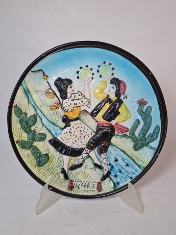 Тарелка декоративная винтажная Decor A Mano "Танцующая пара", ручная работа, 27,5 x 3 см, Италия, 1970-80гг.
