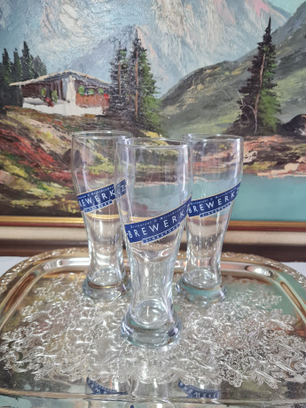 Пивные бокалы винтажные с логотипом Brewerkz Singapore, стекло, 3 шт., 0.5 л, 20 см, Сингапур, 1980-90гг.