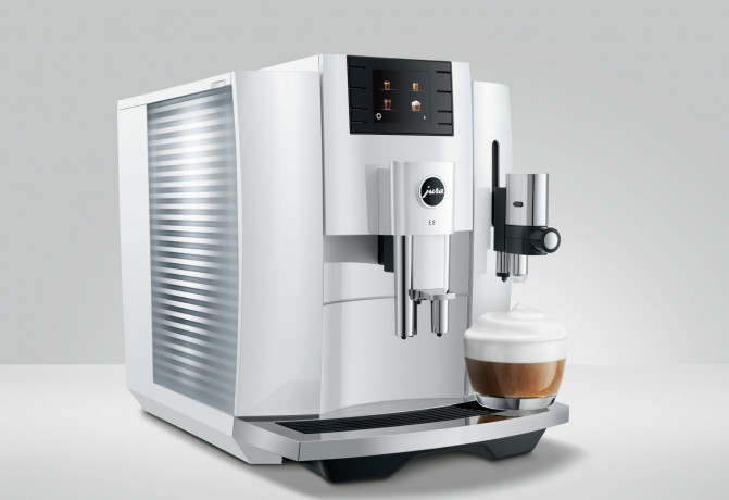 JURA JURA Kaffeevollautomat 15353 E8  Полностью автоматическая кофемашина JURA 15353 E8