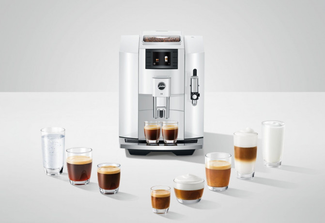 JURA JURA Kaffeevollautomat 15353 E8  Полностью автоматическая кофемашина JURA 15353 E8