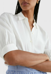 Tommy Hilfiger REGULAR FIT Button-down blouse ecru REGULAR FIT Блузка на пуговицах экрю