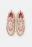 Nike Sportswear W AIR MAX 90 FUTURA Sneaker low sanddrift/hemp/rose whisper/sail/yellow W AIR MAX 90 FUTURA кроссовки женские низкие песок/конопля/розовый шепот/парус/желтый