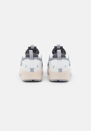 Nike Sportswear WMNS AIR MAX 90 FUTURA Sneaker low wolf grey/med ash/summit white/light orewood brown/pilgrim/light iron ore WMNS AIR MAX 90 FUTURA кроссовки женские низкие Волчий серый/медовый ясень/белая вершина/светло-коричневое рудное дерево/пилигрим/