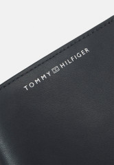 Tommy Hilfiger CENTRAL SMOOTH AND COIN UNISEX Wallet space blue CENTRAL SMOOTH AND COIN UNISEX Бумажник космический синий
