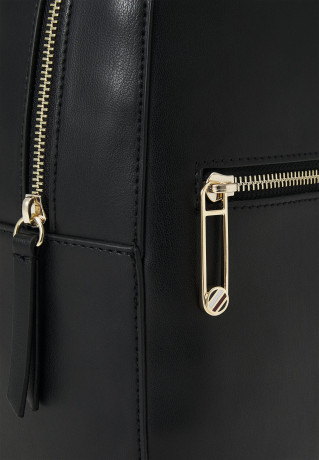 Tommy Hilfiger ICONIC TOMMY BACKPACK Rucksack black РЮКЗАК ICONIC TOMMY Рюкзак черный