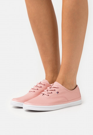 Tommy Hilfiger ESSENTIAL KESHA LACE Trainers soothing pink ESSENTIAL KESHA LACE Кроссовки успокаивающий розовый