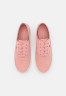 Tommy Hilfiger ESSENTIAL KESHA LACE Trainers soothing pink ESSENTIAL KESHA LACE Кроссовки успокаивающий розовый