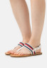 Tommy Hilfiger FLAT CORPORATE T-bar sandals ecru FLAT CORPORATE Сандалии с Т-образной перемычкой экрю