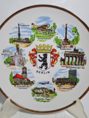 Тарелка декоративная винтажная Jlmenau / H L R Berlin &quot;Достопримечательности Берлина&quot;, фарфор, 23.5 см, ГДР, 1973-77гг.