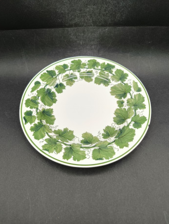 Тарелка сервировочная винтажная Meissen, зеленый растительный декор, фарфор, 21 см, Германия, 1970-80гг.