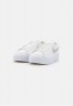 Nike Sportswear W BLAZER LOW PLATFORM ESS Sneaker low summit white/metallic silver/sail/white W BLAZER LOW PLATFORM ESS Низкие кроссовки женские вершина белый/серебристый металлик/парус/белый