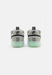 Nike Sportswear AIR FORCE 1 REACT UNISEX Sneaker low photon dust/white/mint foam/olive aura/vivid green/particle grey AIR FORCE 1 REACT UNISEX Низкие кроссовки женские фотонная пыль/белый/мятная пена/оливковая аура/ярко-зеленый/серая частица