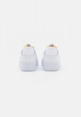 Nike Sportswear W BLAZER LOW PLATFORM Sneaker low white/black W BLAZER LOW PLATFORM Низкие кроссовки женские белый черный