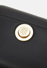 Tommy Hilfiger CHIC CROSSOVER Across body bag black CHIC CROSSOVER Сумка через плечо черный