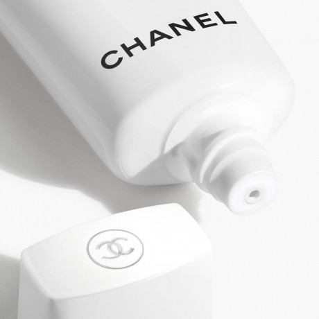 CHANEL UV ESSENTIEL  УФ НЕОБХОДИМО