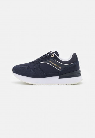 Tommy Hilfiger ELEVATED FEMININE RUNNER Trainers space blue ELEVATED FEMININE RUNNER — Кроссовки космический синий