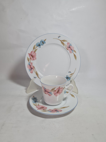 Чайное трио винтажное Winterling Marktleuthen Bavaria с розовыми и голубыми цветами, фарфор, Германия, 1970-80гг.