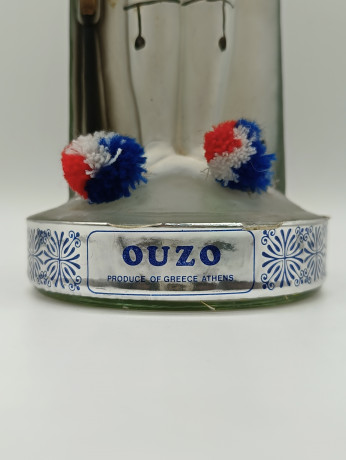 Бутылки винтажные Metaxa / Ouzo для алкогольных напитков в виде фигур женщины и мужчины в традиционных костюмах, мужчина - 31 х 11 см, женщина 33 х 14 см, Греция, 1980-90гг.