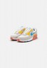 Nike Sportswear AIR MAX 90 Sneaker low summit white/university blue/light bone/vivid sulfur/madder root/black AIR MAX 90 низкие кроссовки женские вершинный белый/университетский синий/светлая кость/яркая сера/корень марены/черный