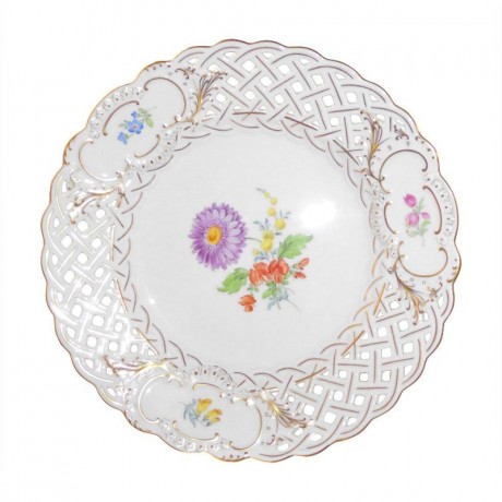 Meissen Meissen 'Neuer Ausschnitt - Blume 3 mitte bunt mit Goldrand' Teller mit Durchbruch 21 cm Мейсен "новая огранка - цветок 3 центр разноцветный с золотым ободком" тарелка с прорывом 21 см